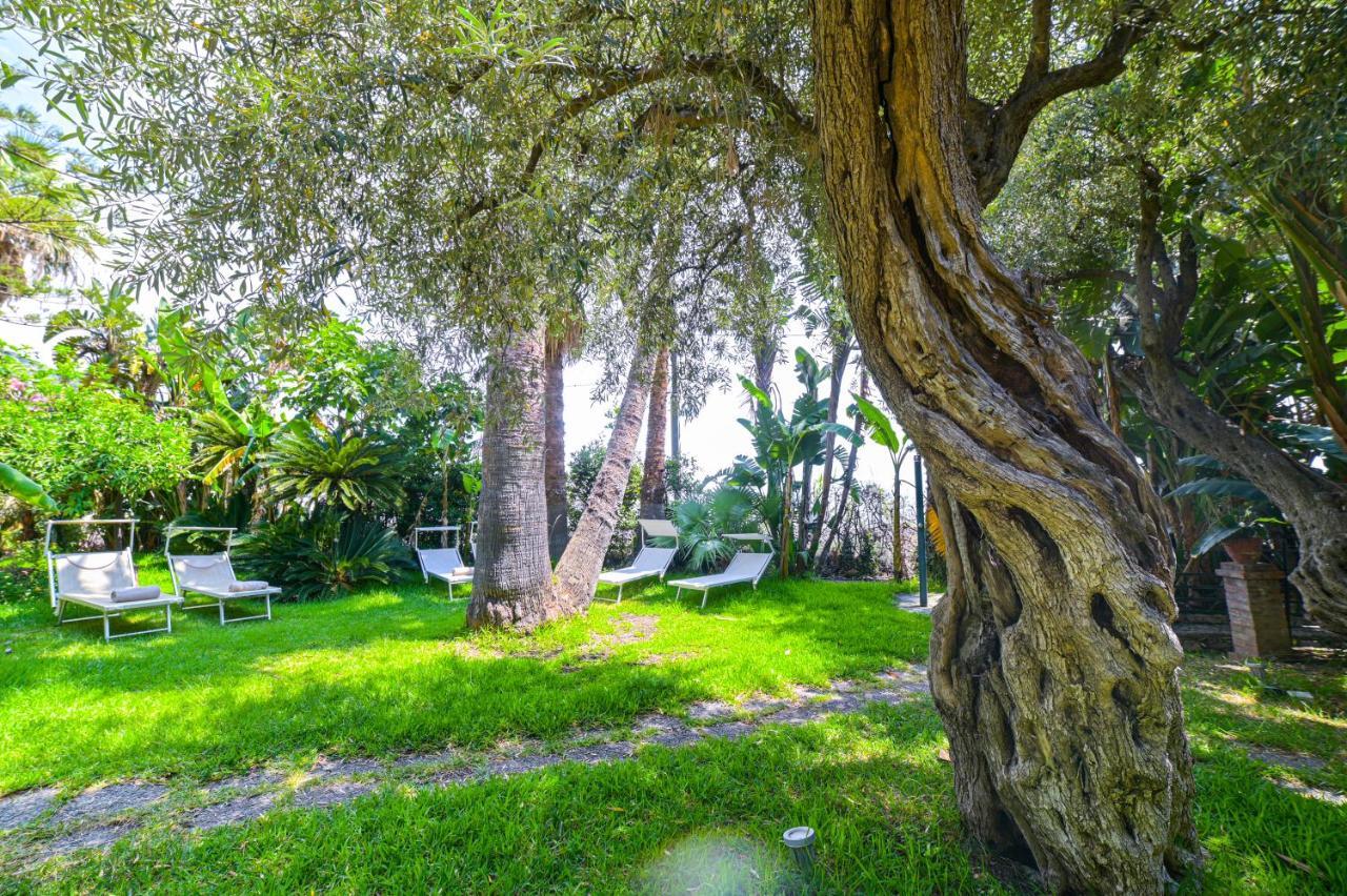 Hotel Baia Delle Sirene Таормина Экстерьер фото