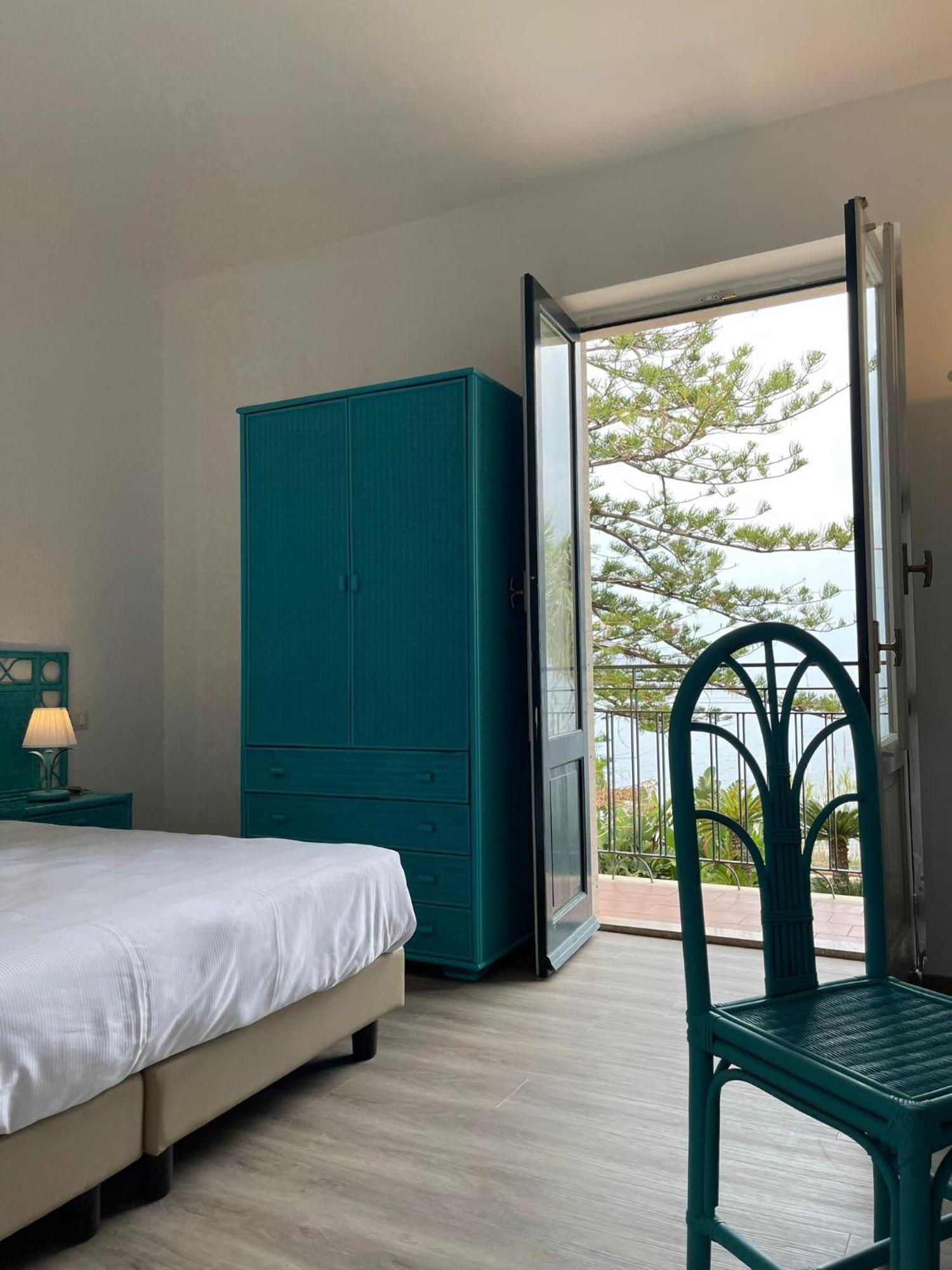 Hotel Baia Delle Sirene Таормина Экстерьер фото