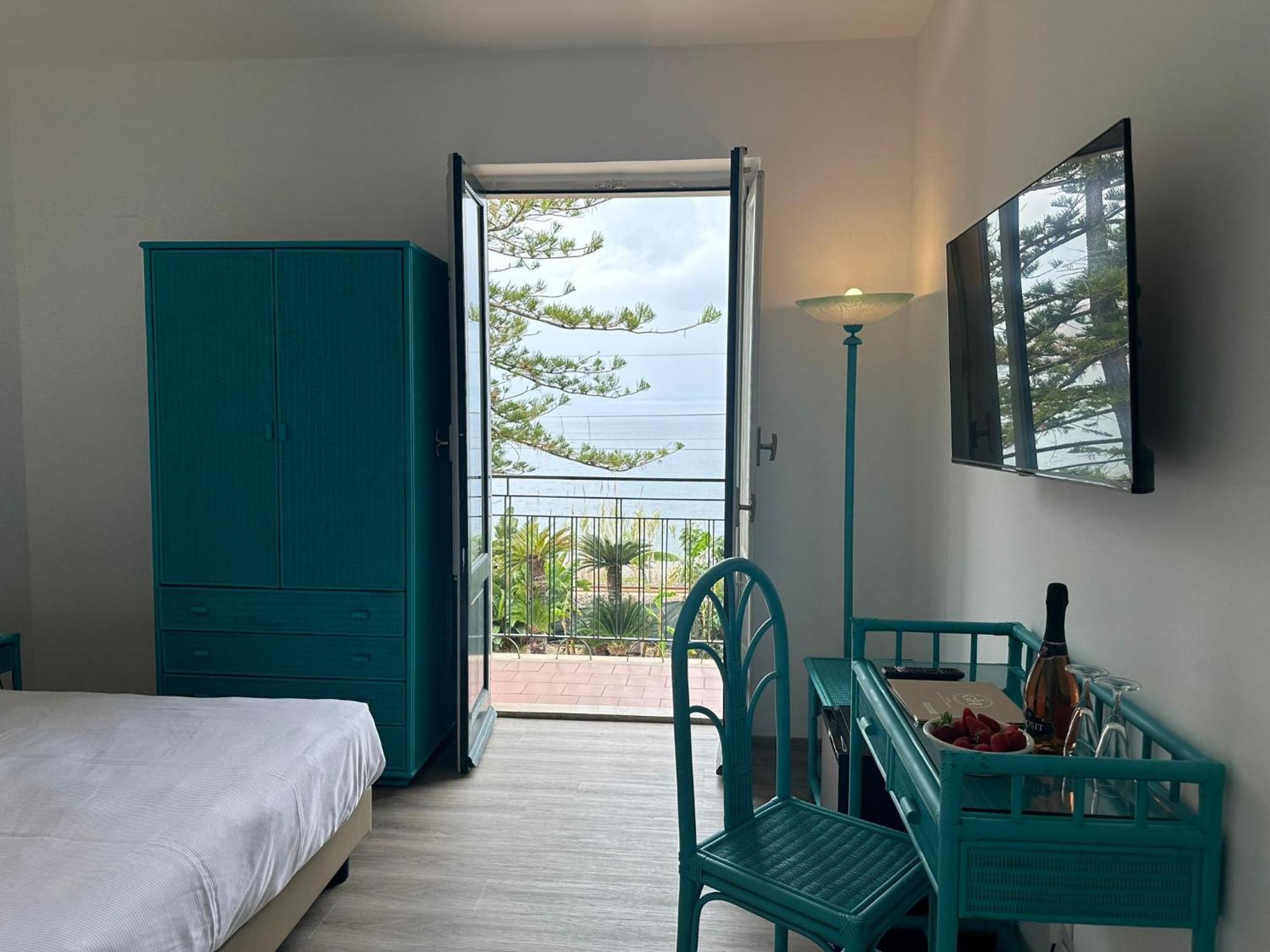 Hotel Baia Delle Sirene Таормина Экстерьер фото
