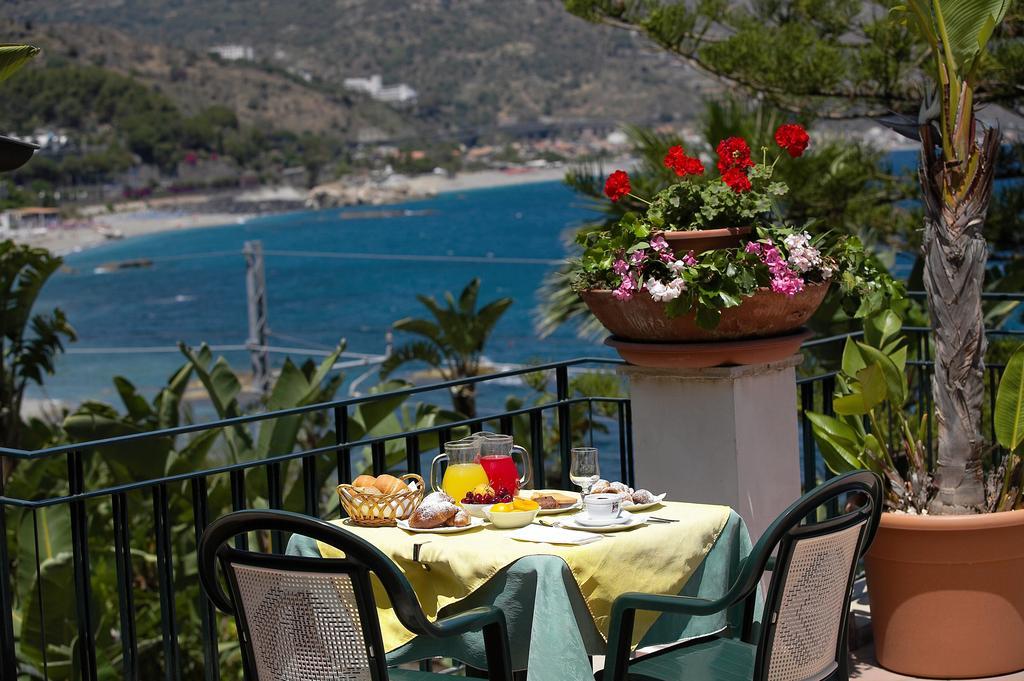 Hotel Baia Delle Sirene Таормина Экстерьер фото